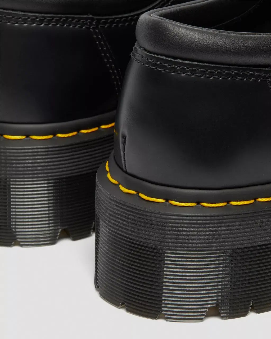 Dr. Martens 8053 lædersko med platformssål