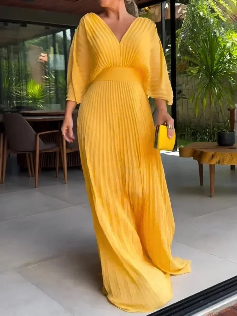 Pleated women's Maxi dress with V-neck and 3/4 sleeves