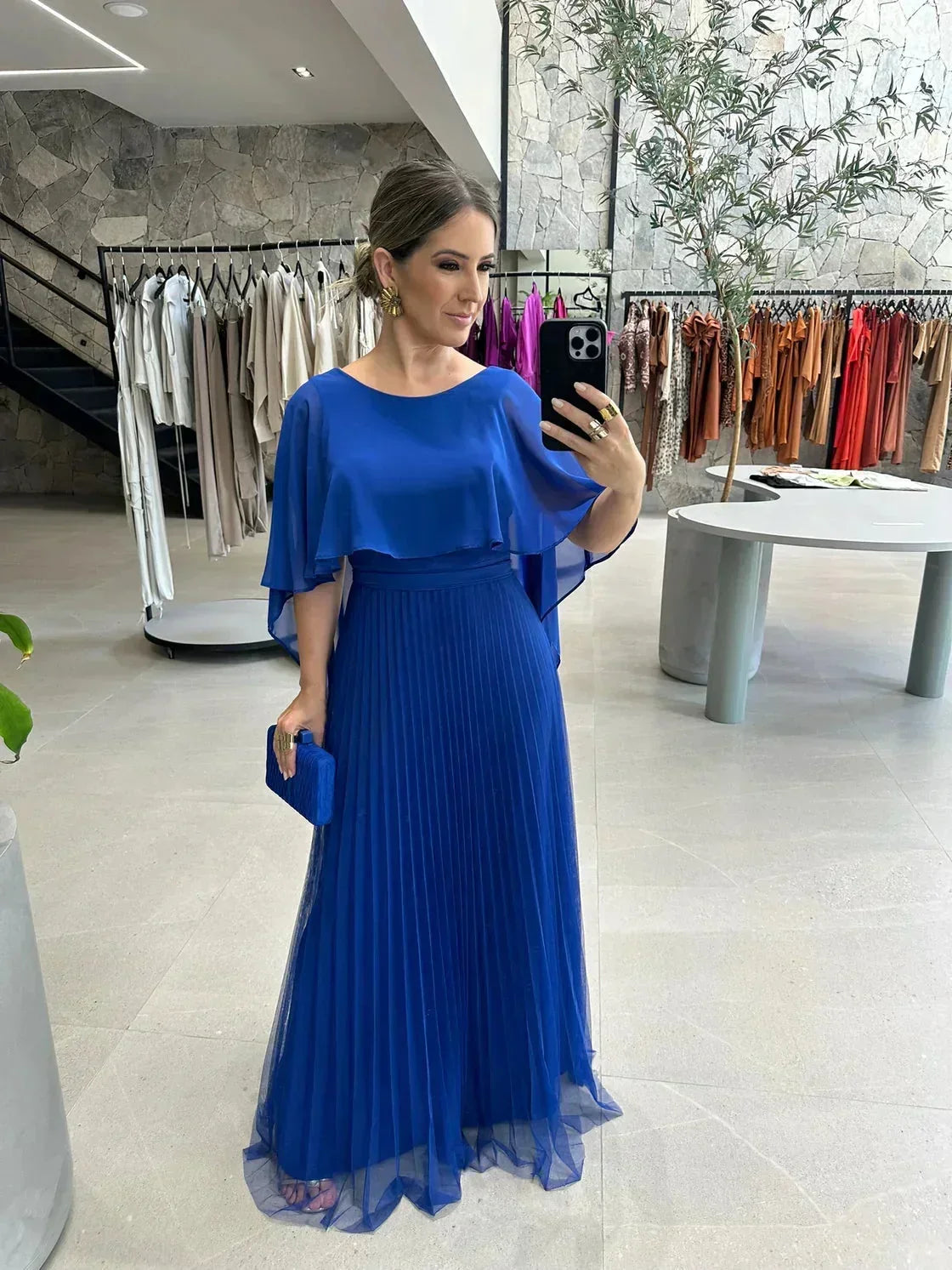 Pleated women's Maxi dress with flowing sleeves and round neck