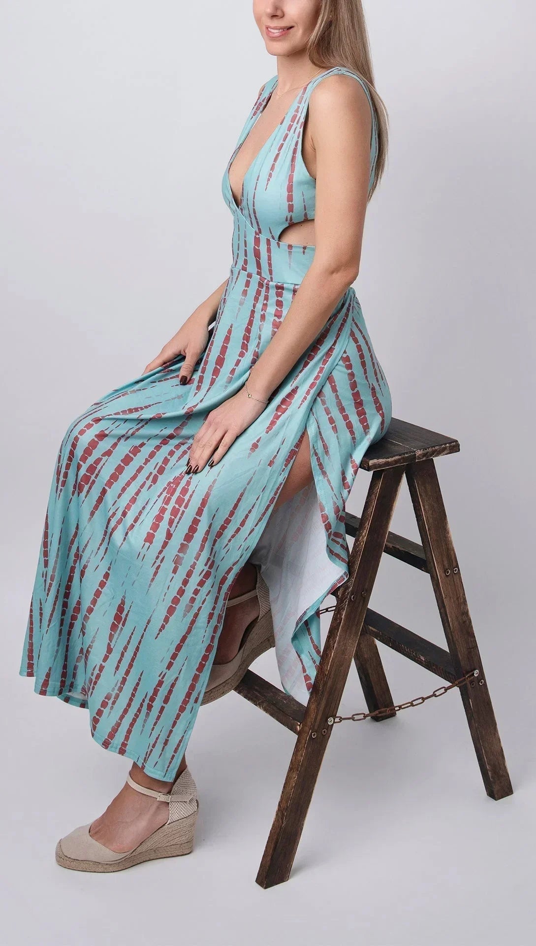 Tie-dye Maxi dress with cutout and V-neck