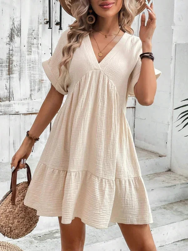 Flowy Women's Mini dress with V-neck and short sleeves for summer