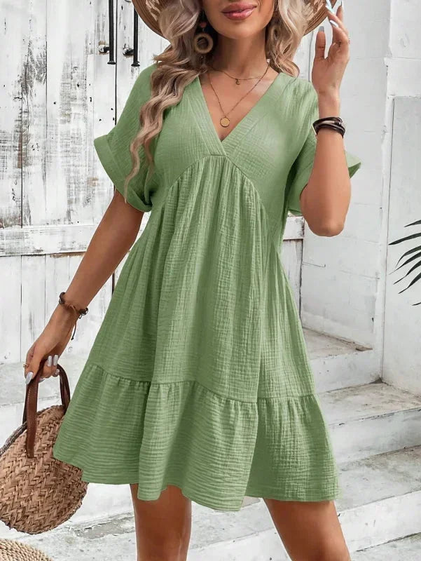 Flowy Women's Mini dress with V-neck and short sleeves for summer